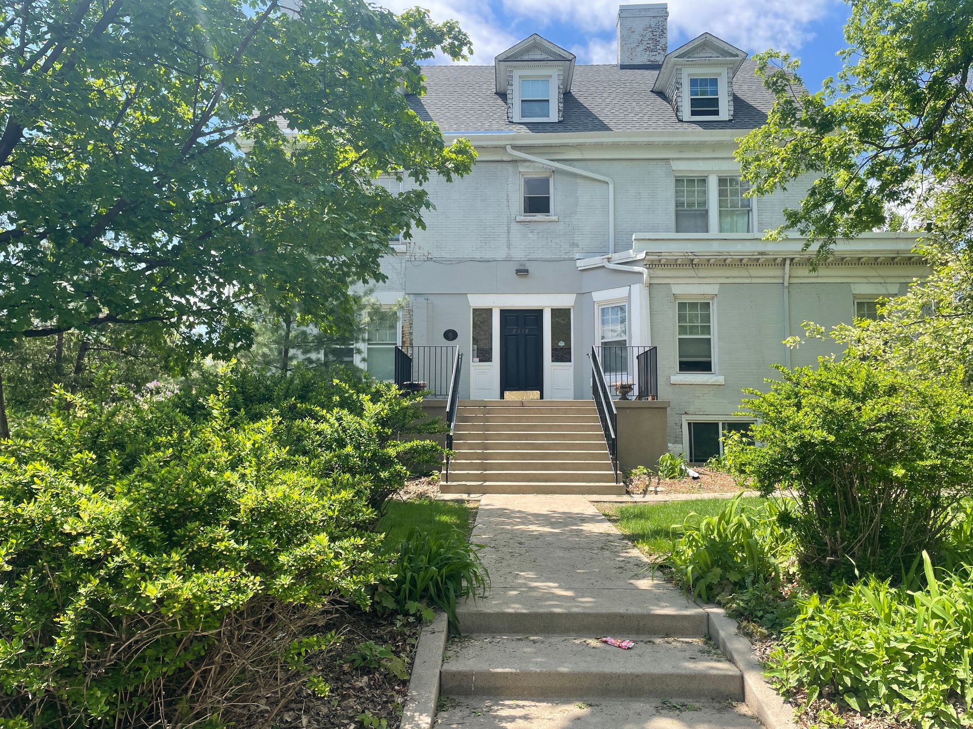 Minneapolis Apartment: 2118 Pillsbury Ave S