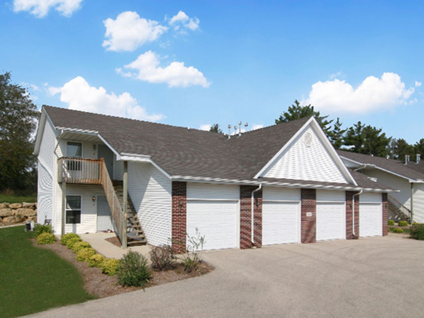 Loves Park Apartment: 5800-5866 Beechwood Drive