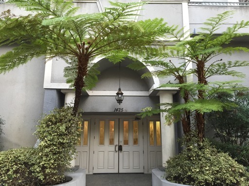 Los Angeles Apartment: 1425 N Sierra Bonita Avenue