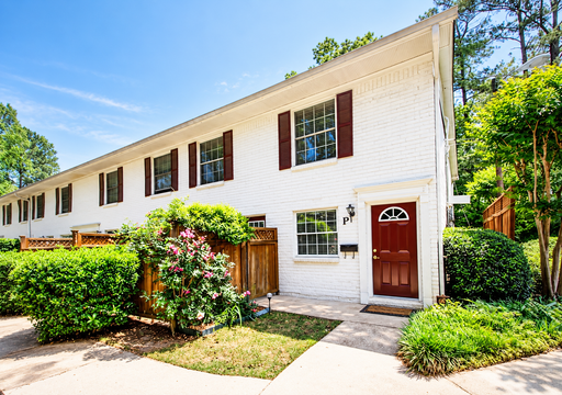 Decatur End-Unit Townhome Minutes from Emory & CDC – photo 1