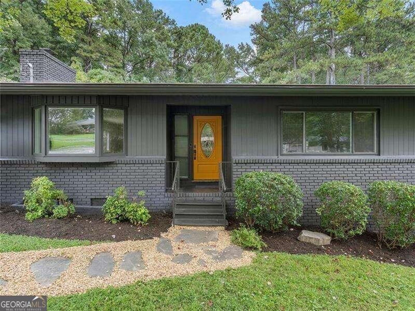 Atlanta House: 1914 McJenkins Dr NE