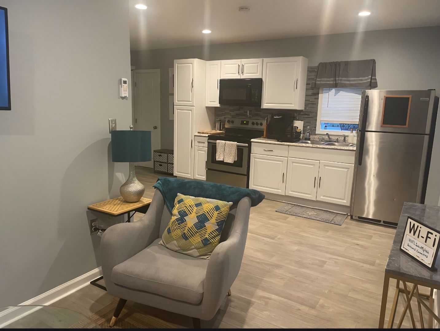 Atlanta House: 2701 Hood Ave