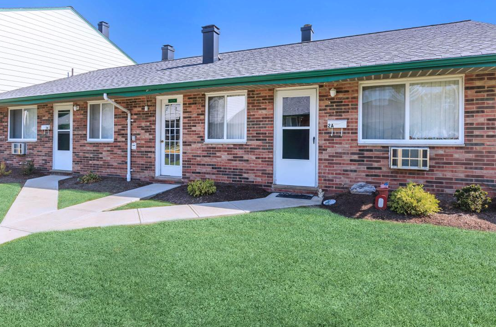 Mentor On The Lake Apartment: 7701 Sharon Dr