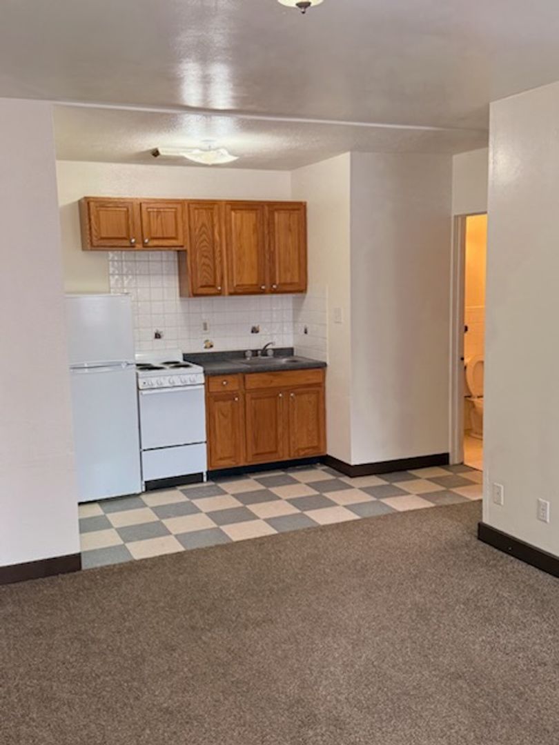 Edinboro Apartment: 116-118 Water Street