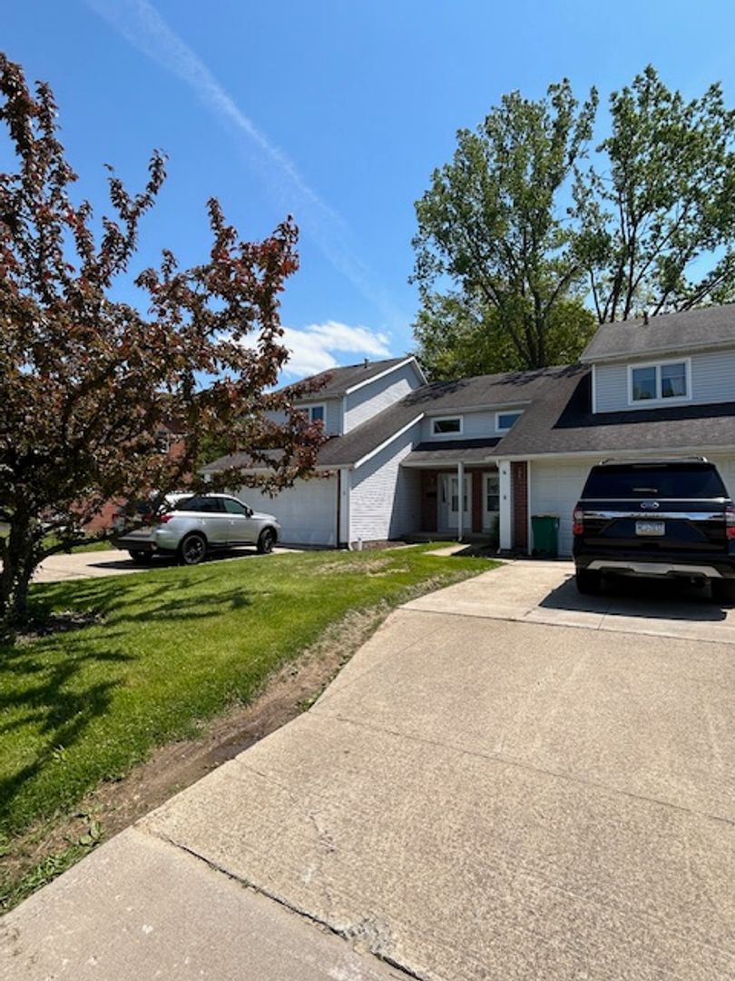 Erie Apartment: 639-653 East Grandview Blvd