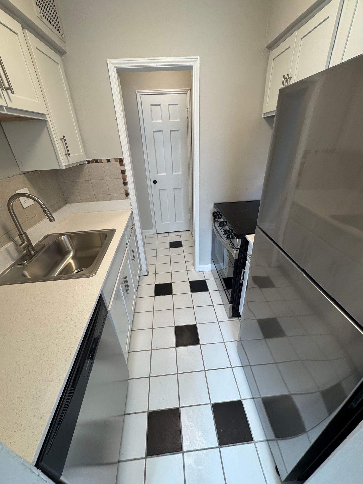 Shaker Heights Apartment: 2501 Kemper Rd