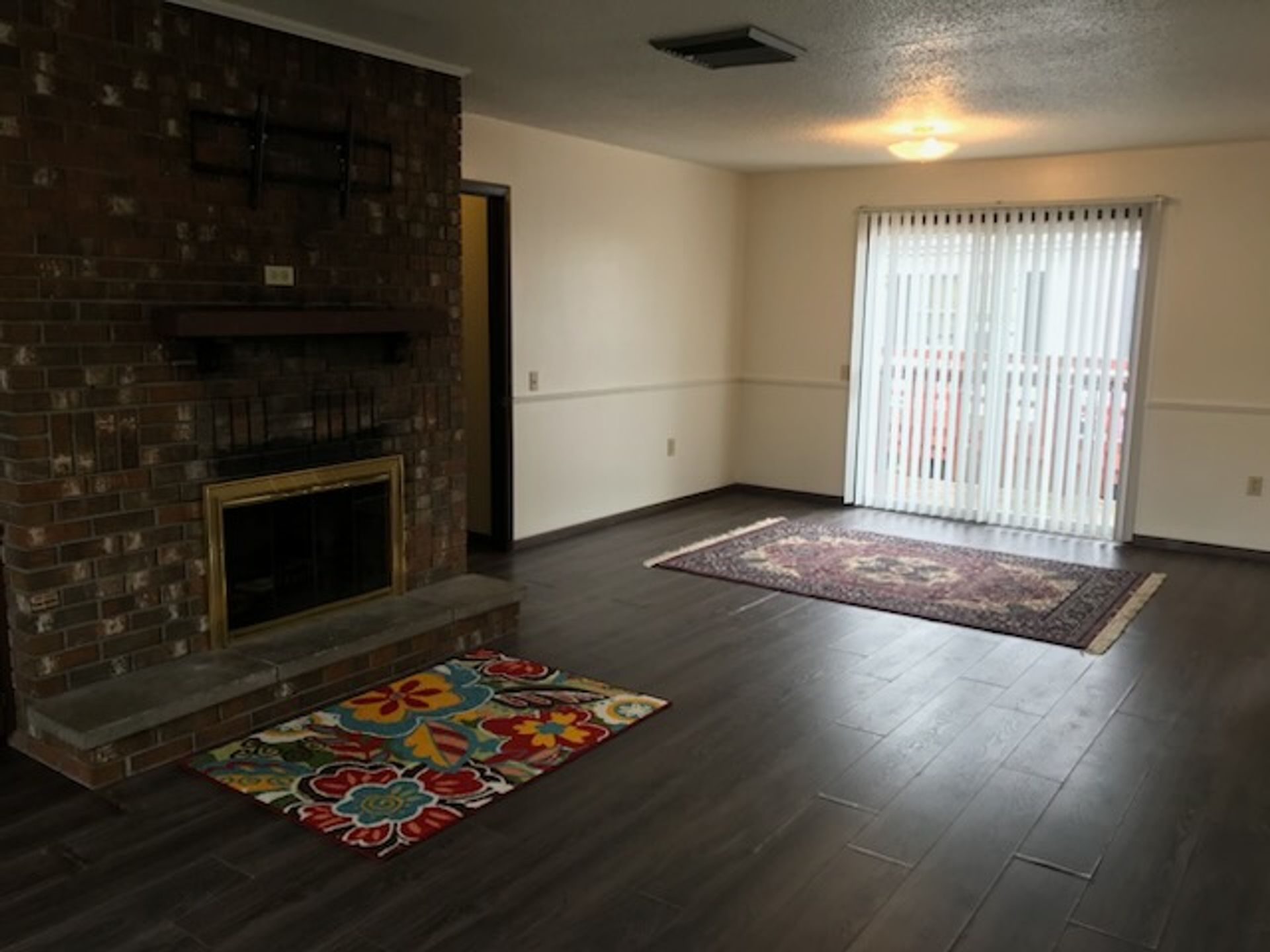 Edinboro Apartment: 401 Hillcrest Drive