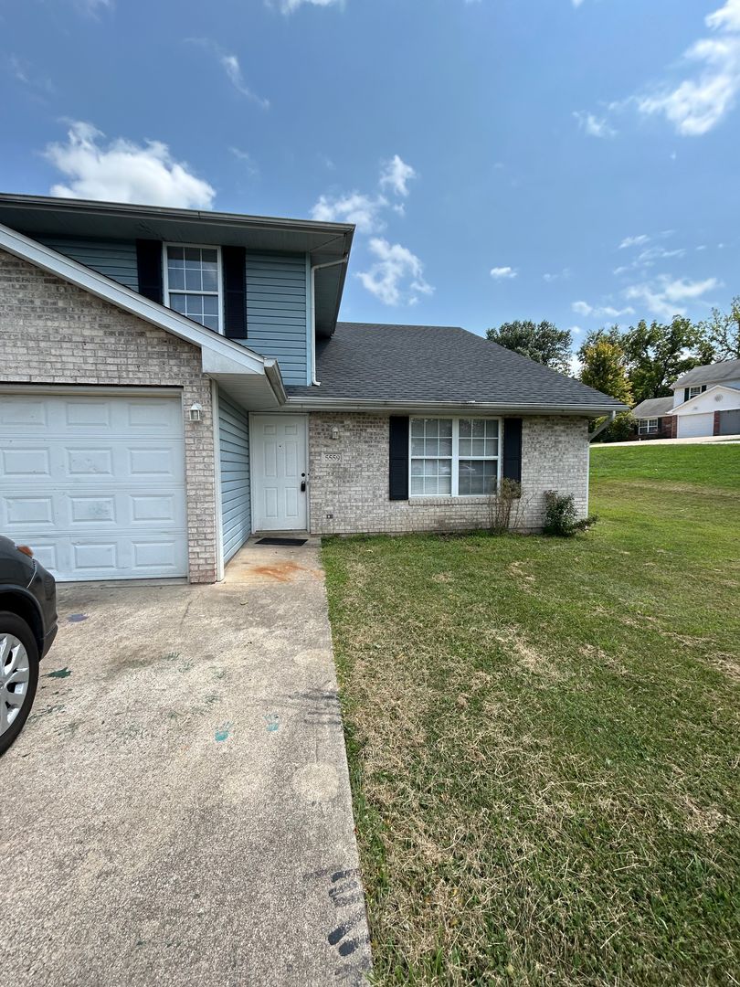 Columbia Apartment: 5559-5561 Pinehurst Ln