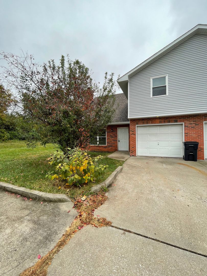 Columbia Apartment: 3616-3618 Hermitage Rd.