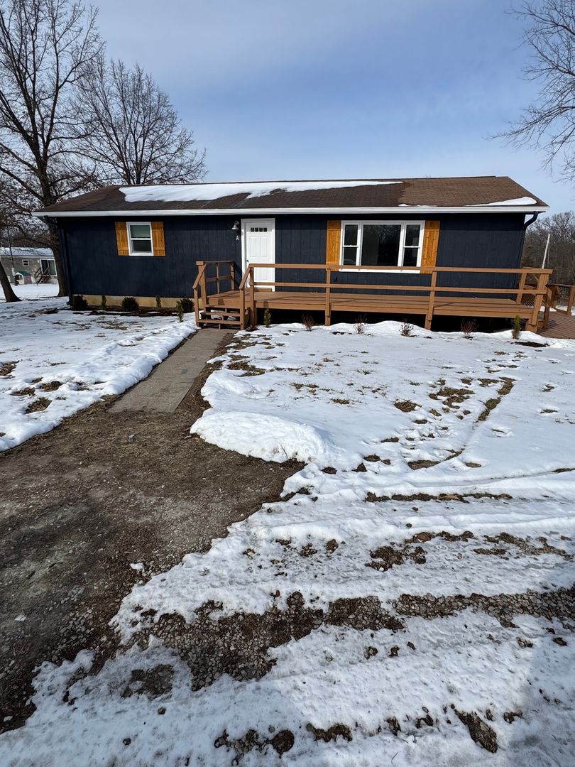 Columbia Apartment: 2341 County Rd 269