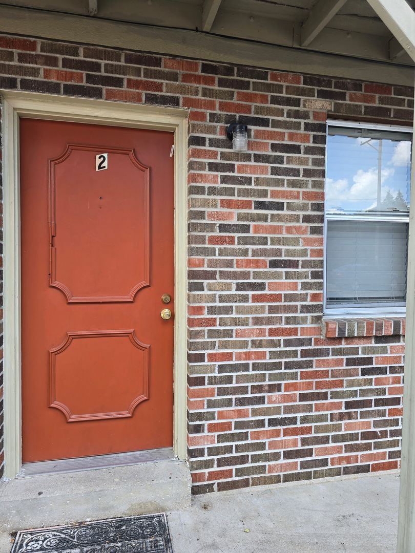 Jefferson City Apartment: 610 Washington St
