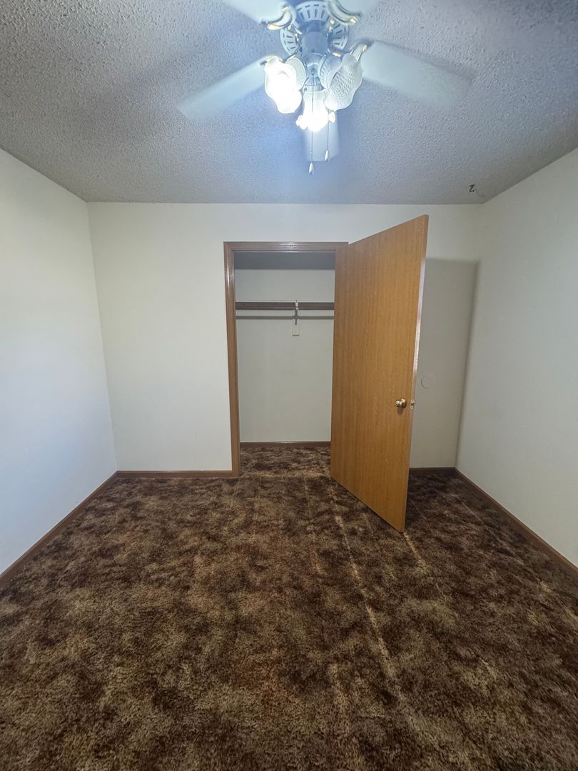 Columbia Apartment: 4408 W. Mesa Dr.