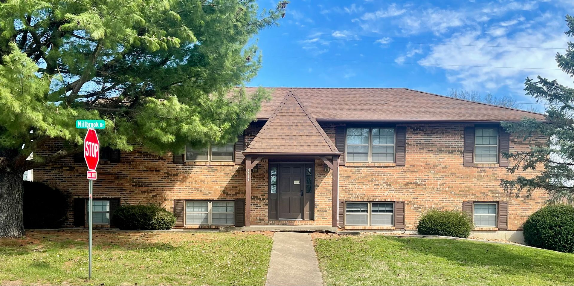 Columbia Apartment: 4515 W. Millbrook Dr