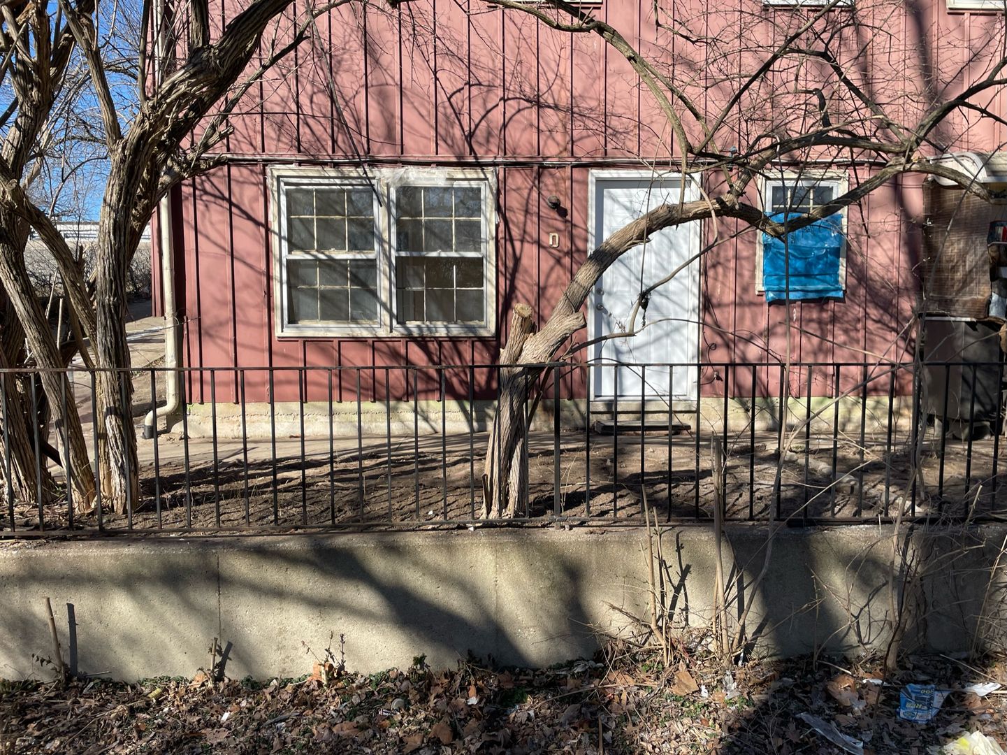 Columbia Apartment: 1502 Fir Place