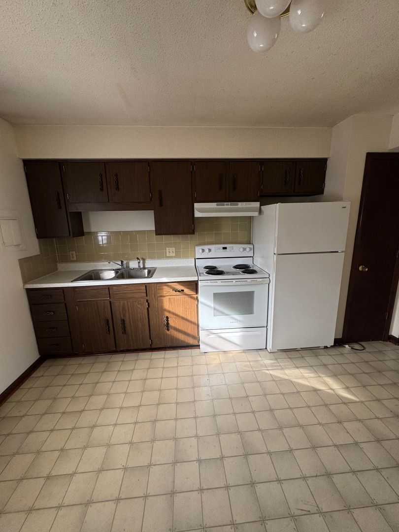 Columbia Apartment: 4453 Bellview Dr