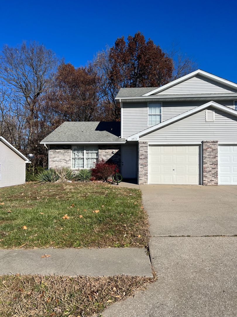 Columbia Apartment: 3913-3915 Olympic Ct