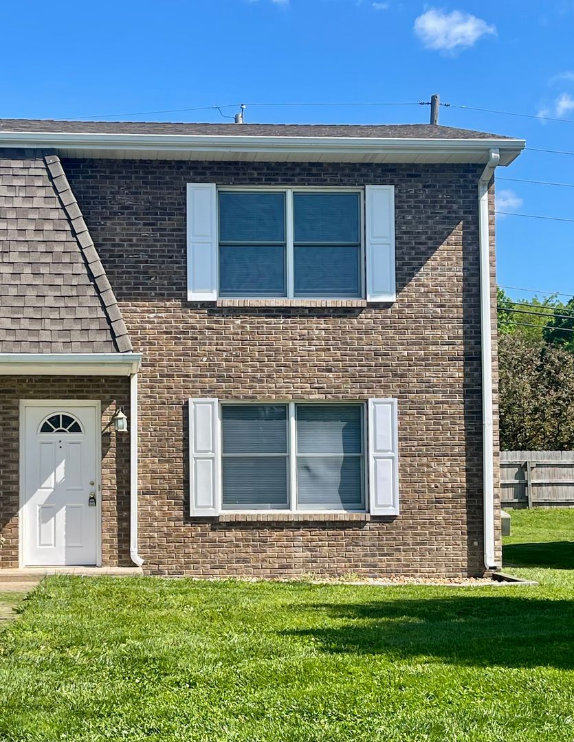 Columbia Apartment: 4601 W. Millbrook Dr