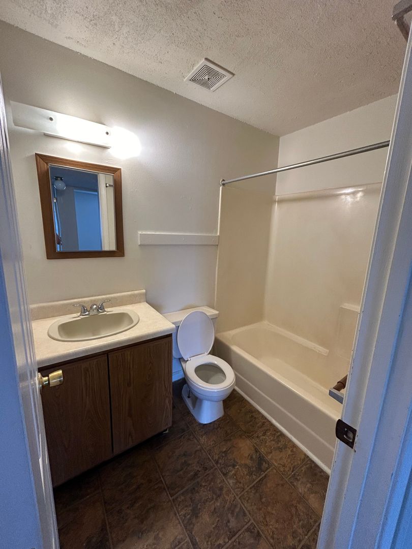 Columbia Apartment: 290 Apple Tree Court 8 Plex