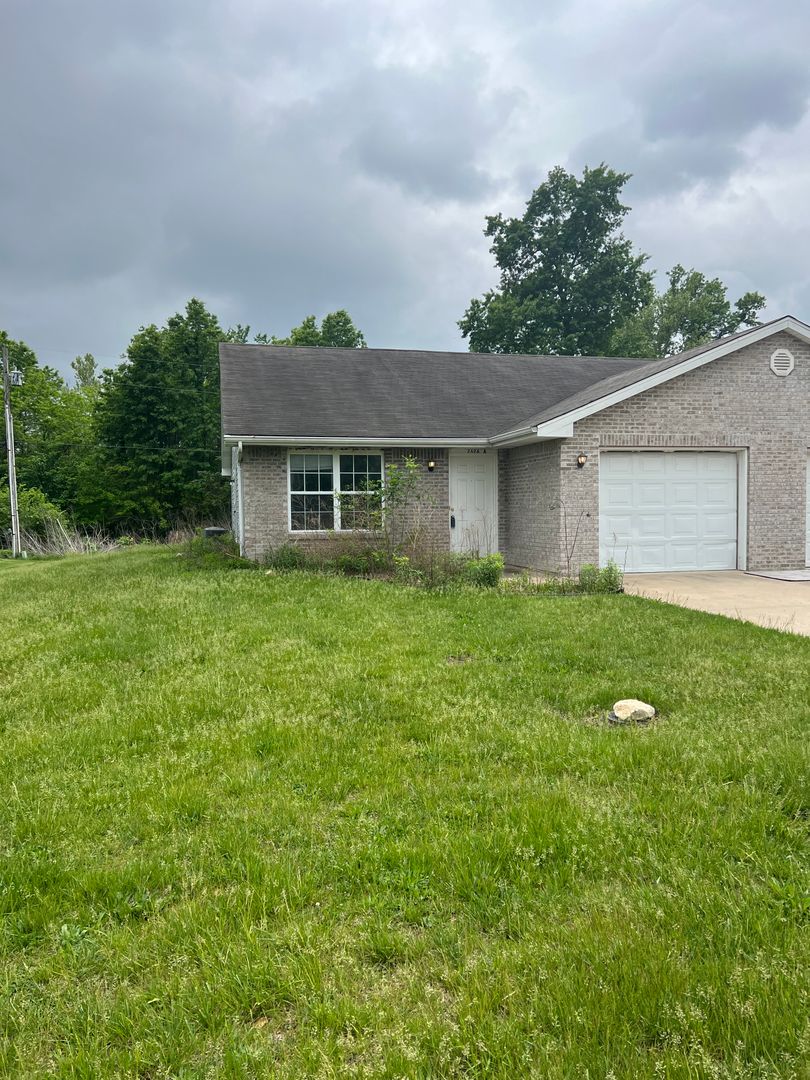 Columbia Apartment: 2626 E. Oakbrook Dr