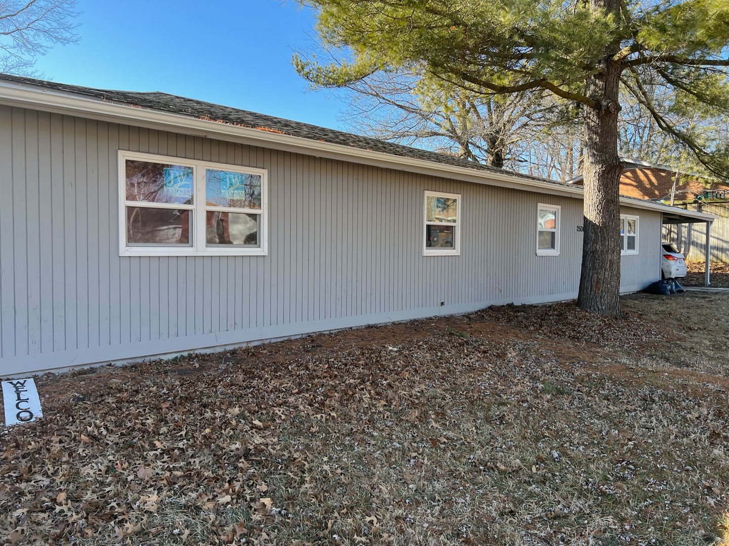 Columbia Apartment: 2504 E. Oakbrook Dr