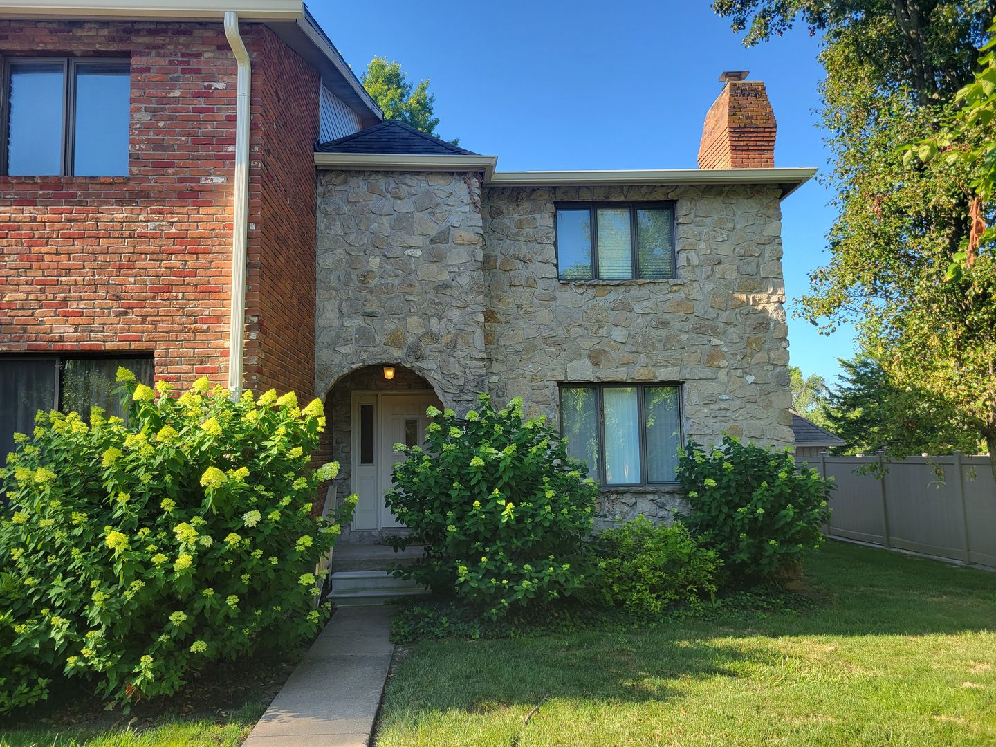Columbia Townhome: 104 Green Meadows Dr.