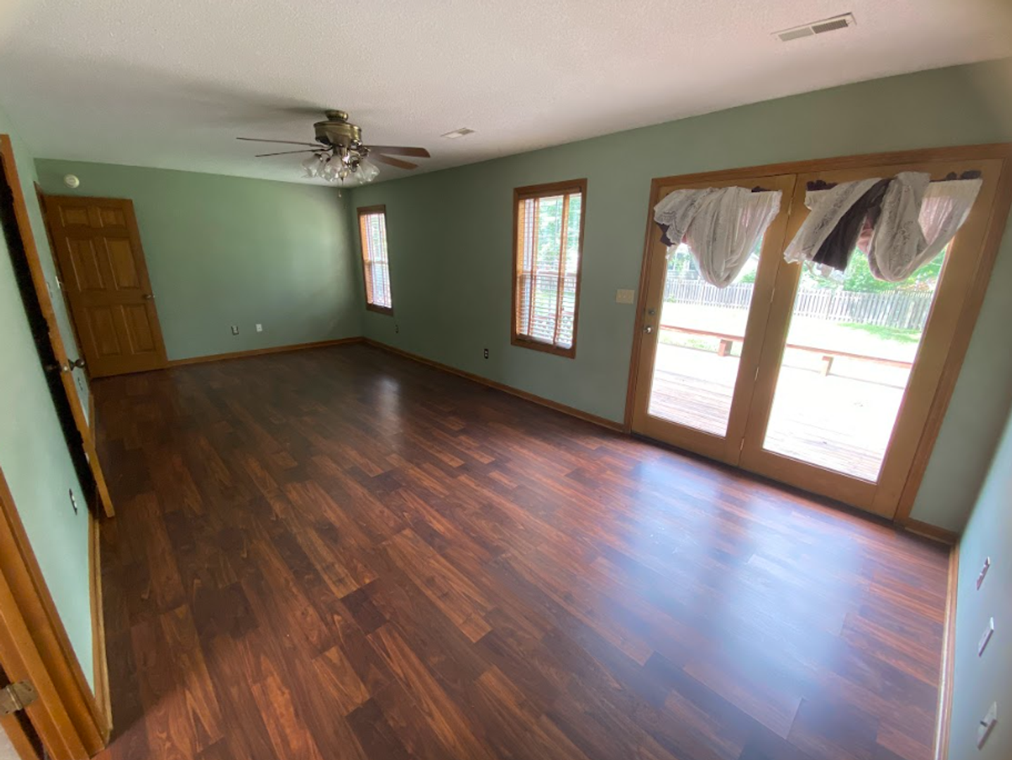 Columbia House: 3703 Lupine Dr