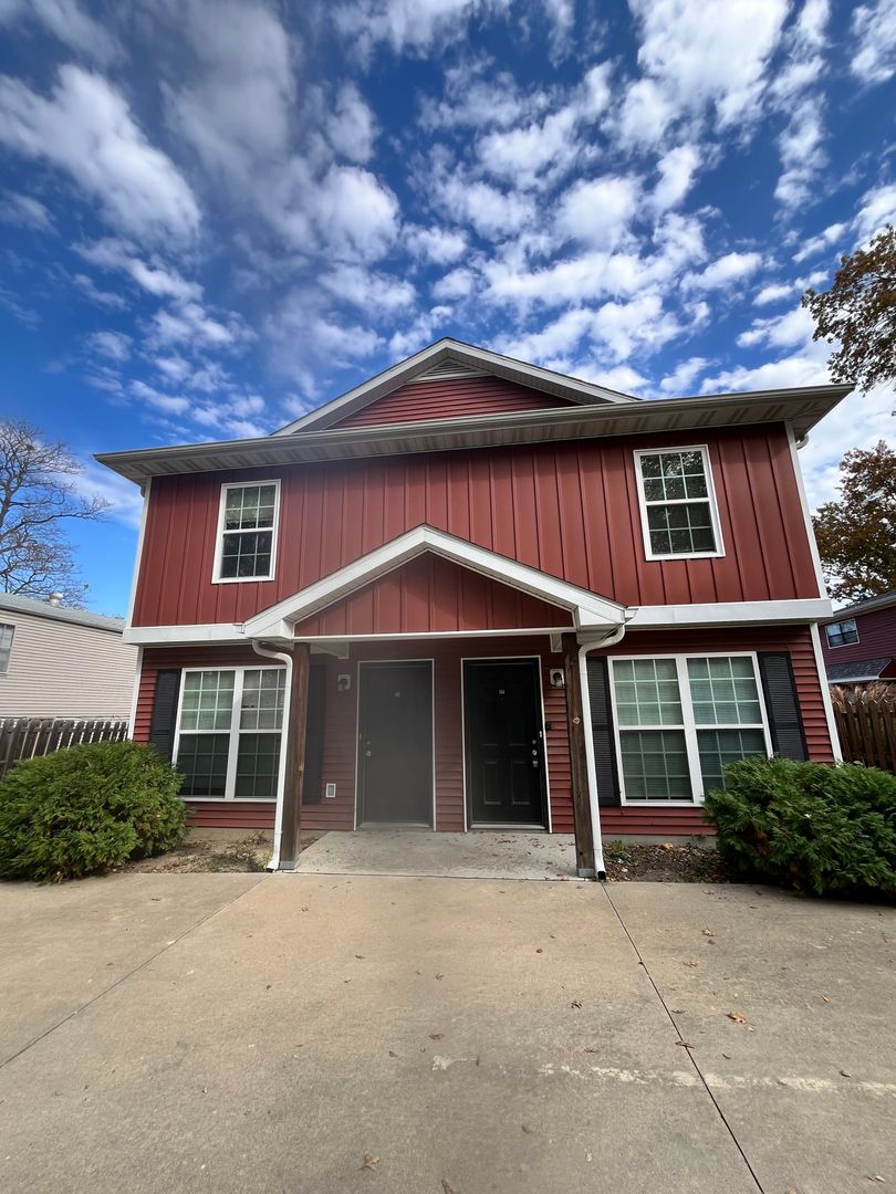 Columbia Apartment: 711 N Ann St