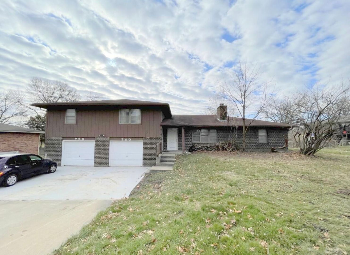 Columbia Apartment: 758-760 Southampton Dr