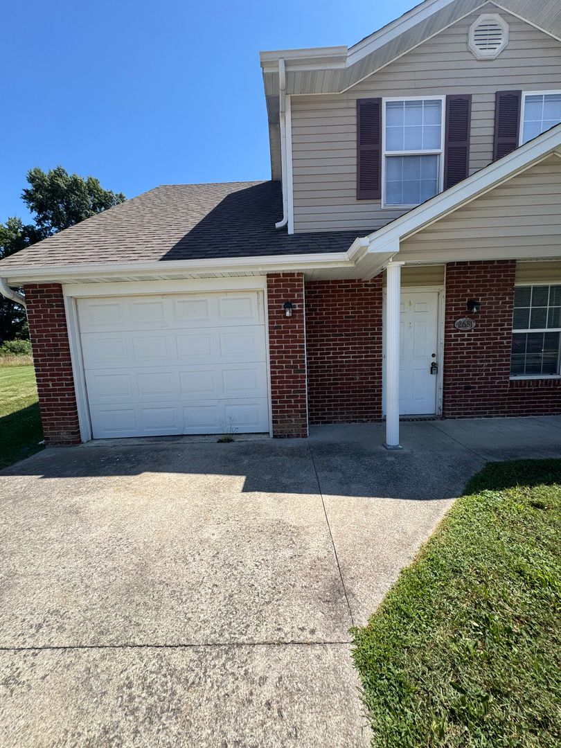 Columbia Apartment: 2681-2683 E Oakbrook Dr
