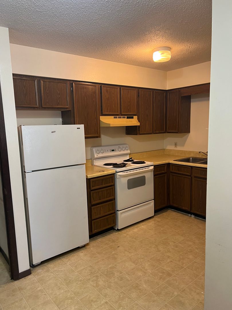 Columbia Apartment: 290 Apple Tree Court 8 Plex