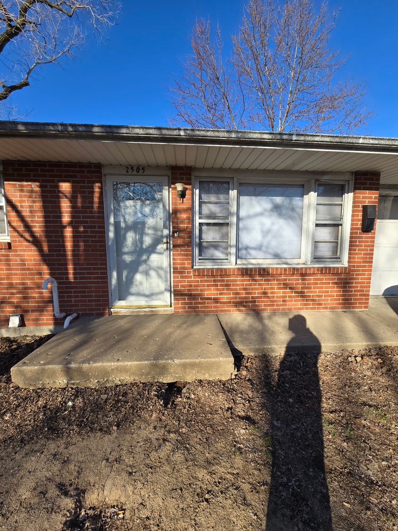 Columbia Apartment: 2505 Andy Dr.