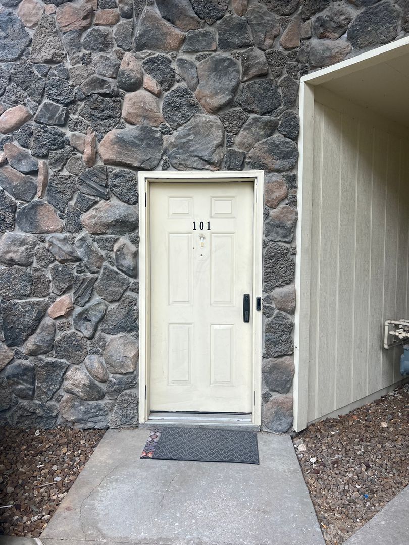 Columbia House: 101 Park De Ville Pl.