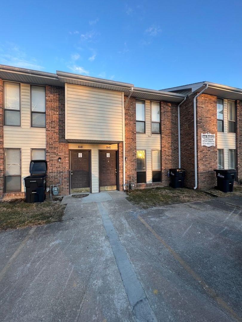 Columbia Apartment: 3540 - 3546 S Scott Blvd