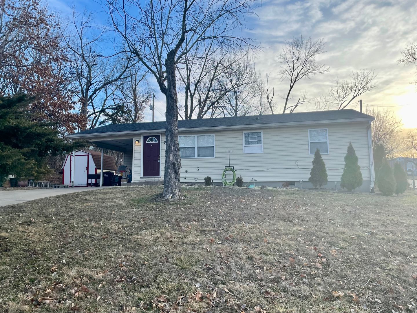 Columbia House: 3004 Chickasaw Dr.