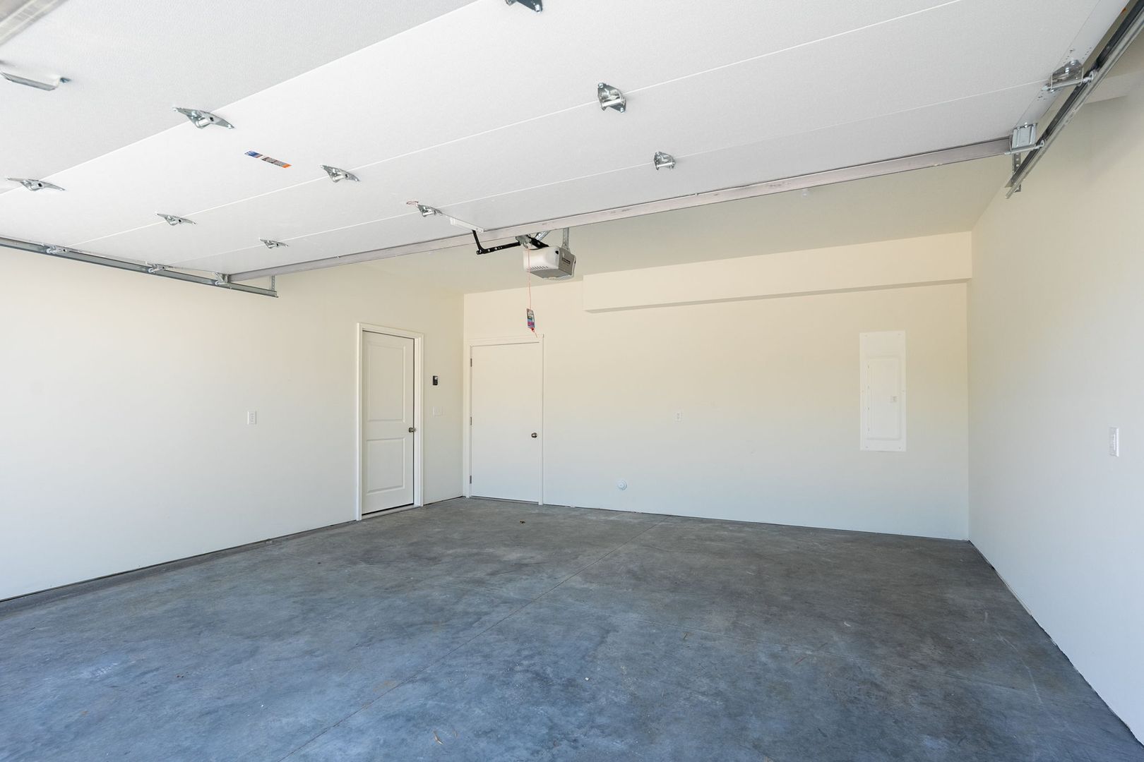 Columbia Apartment: 5113-5115 Silver Mill Dr.
