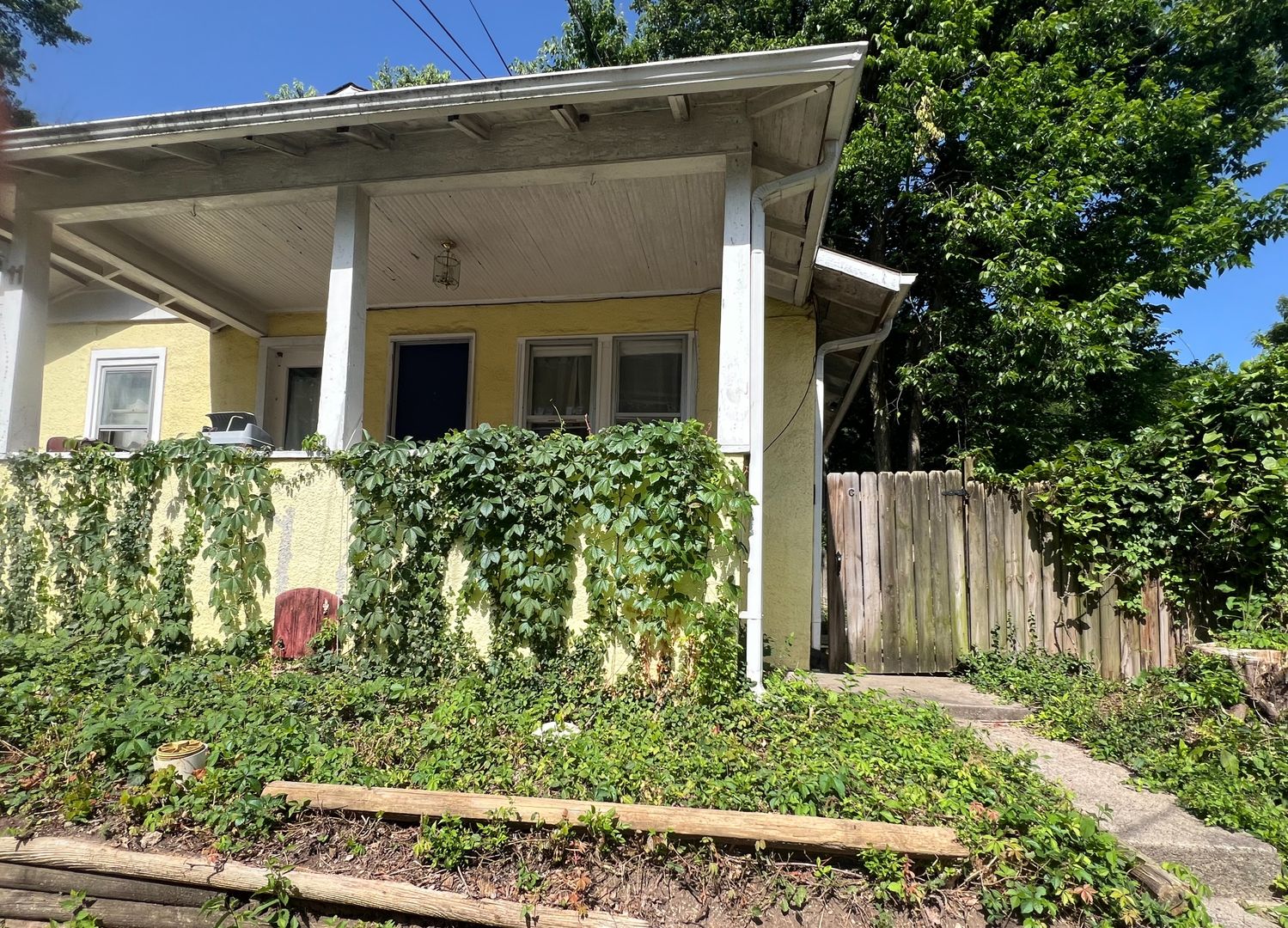 Columbia Apartment: 11 Aldeah Ave