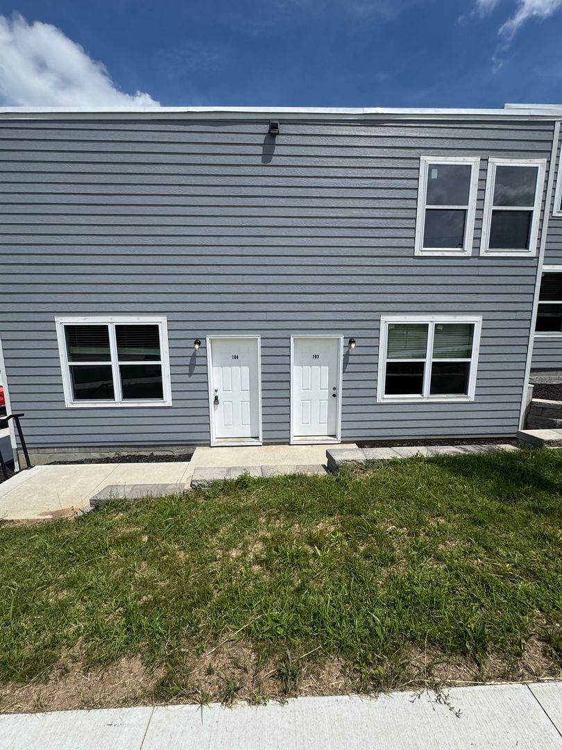 Columbia Apartment: 1301 McKee St.