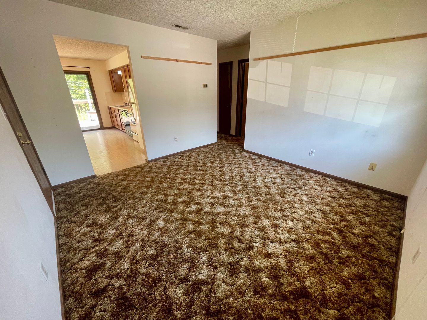 Columbia Apartment: 4515 W. Millbrook Dr
