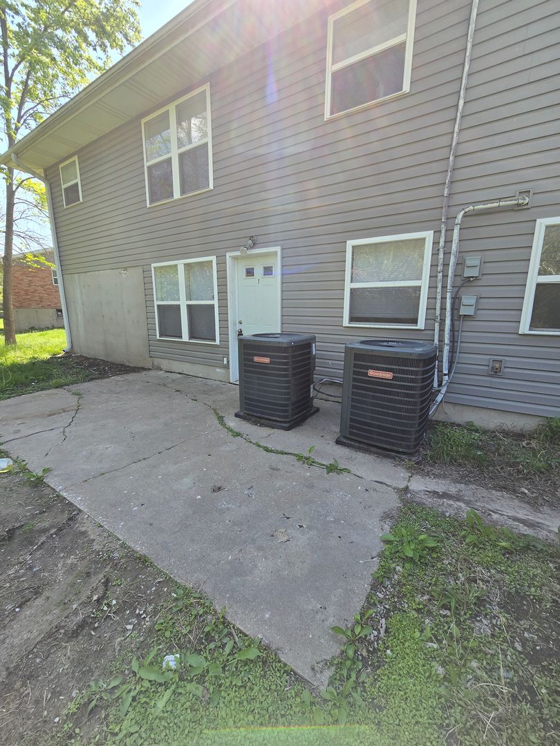 Columbia Apartment: 1504 June Ln.