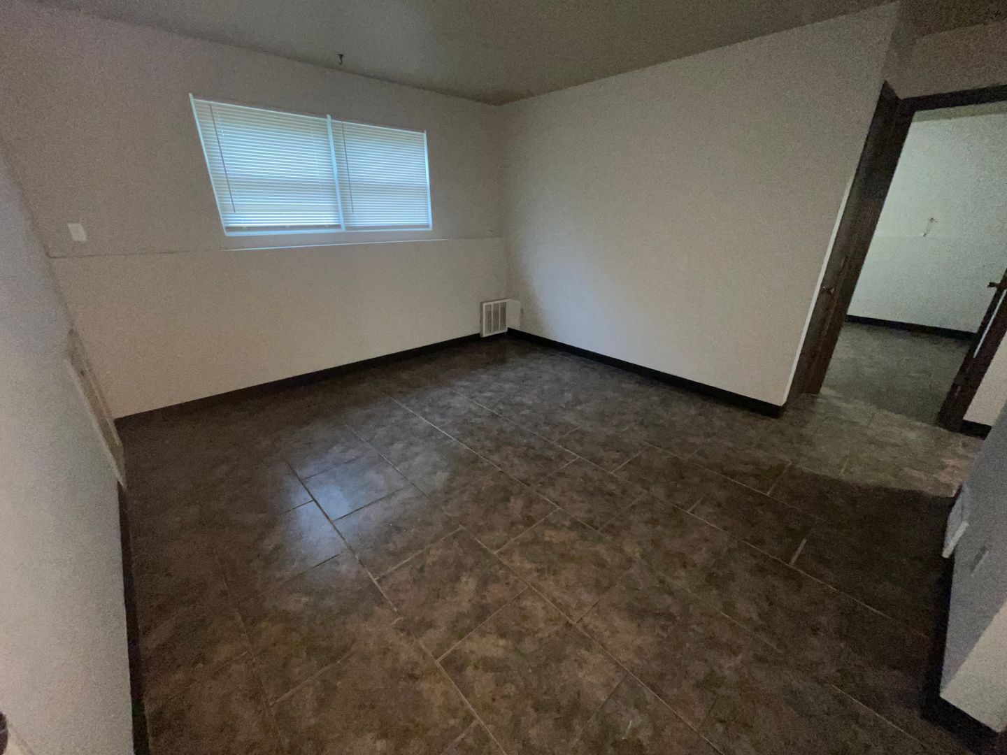 Columbia Apartment: 4453 Bellview Dr