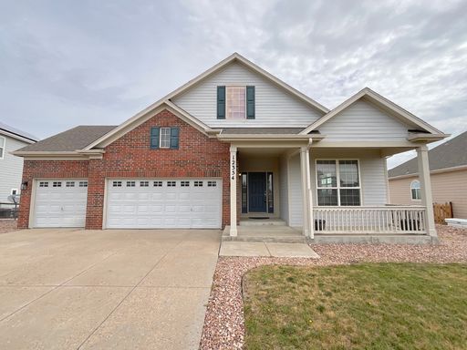 3 Bedroom Home Available Near Stapleton Rd & Meridian Ranch Blvd!