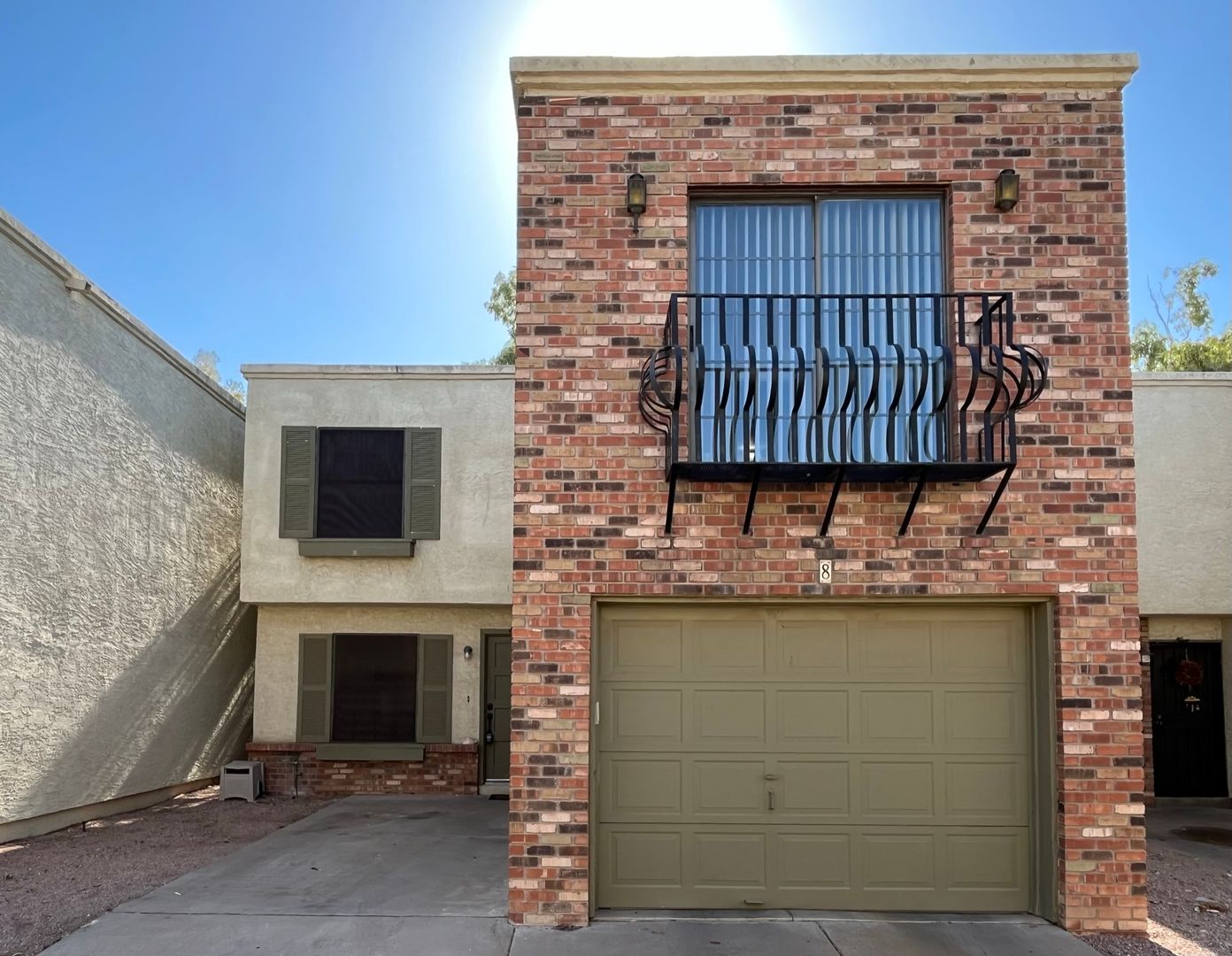 Tempe Townhome: 820 W University Dr. #8