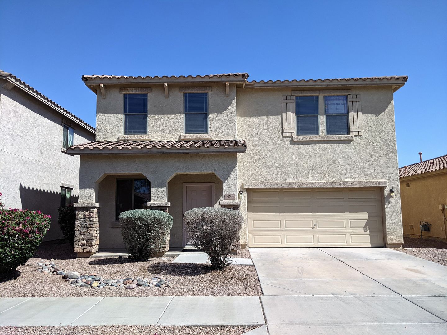 Laveen House: 7008 W Saint Charles Ave