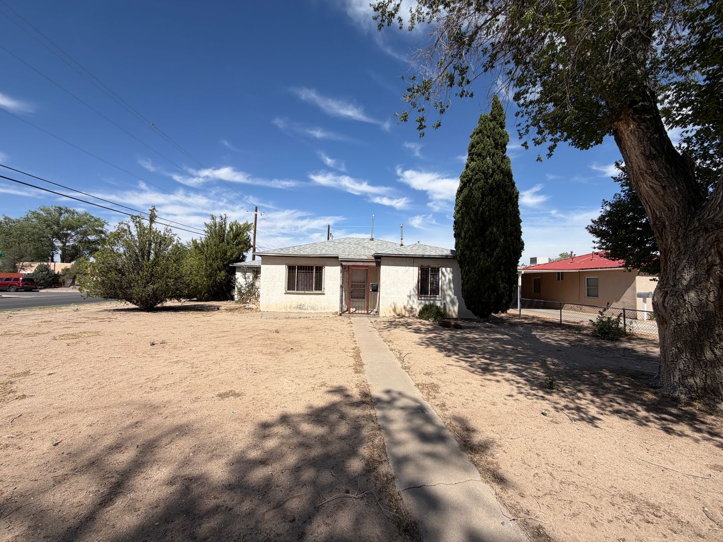 Albuquerque House: 1801 Palomas Dr NE