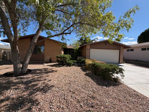 4 Bedroom Single Story Home Available Near Unser Blvd NW & Montano Rd NW! – photo 1