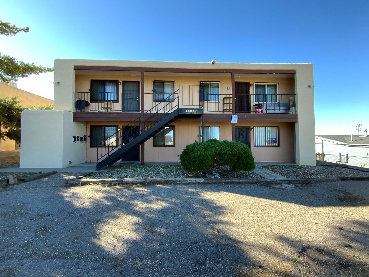 Albuquerque Apartment: 11816 Indian School Road NE