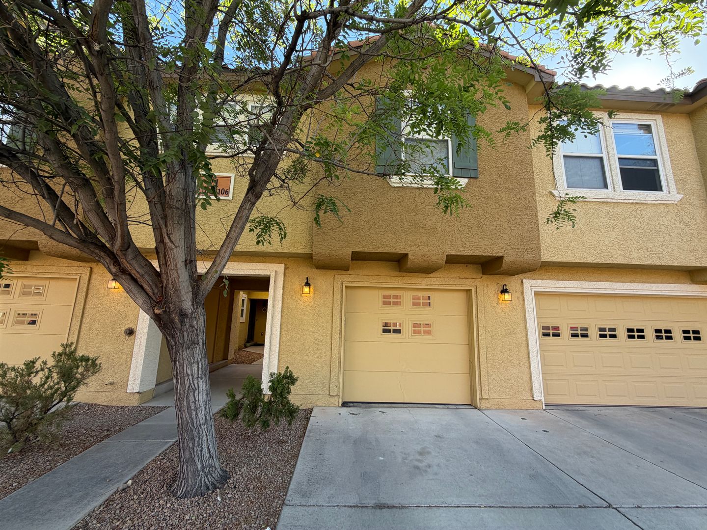 Albuquerque House: 601 Menaul Blvd NE Unit #2102