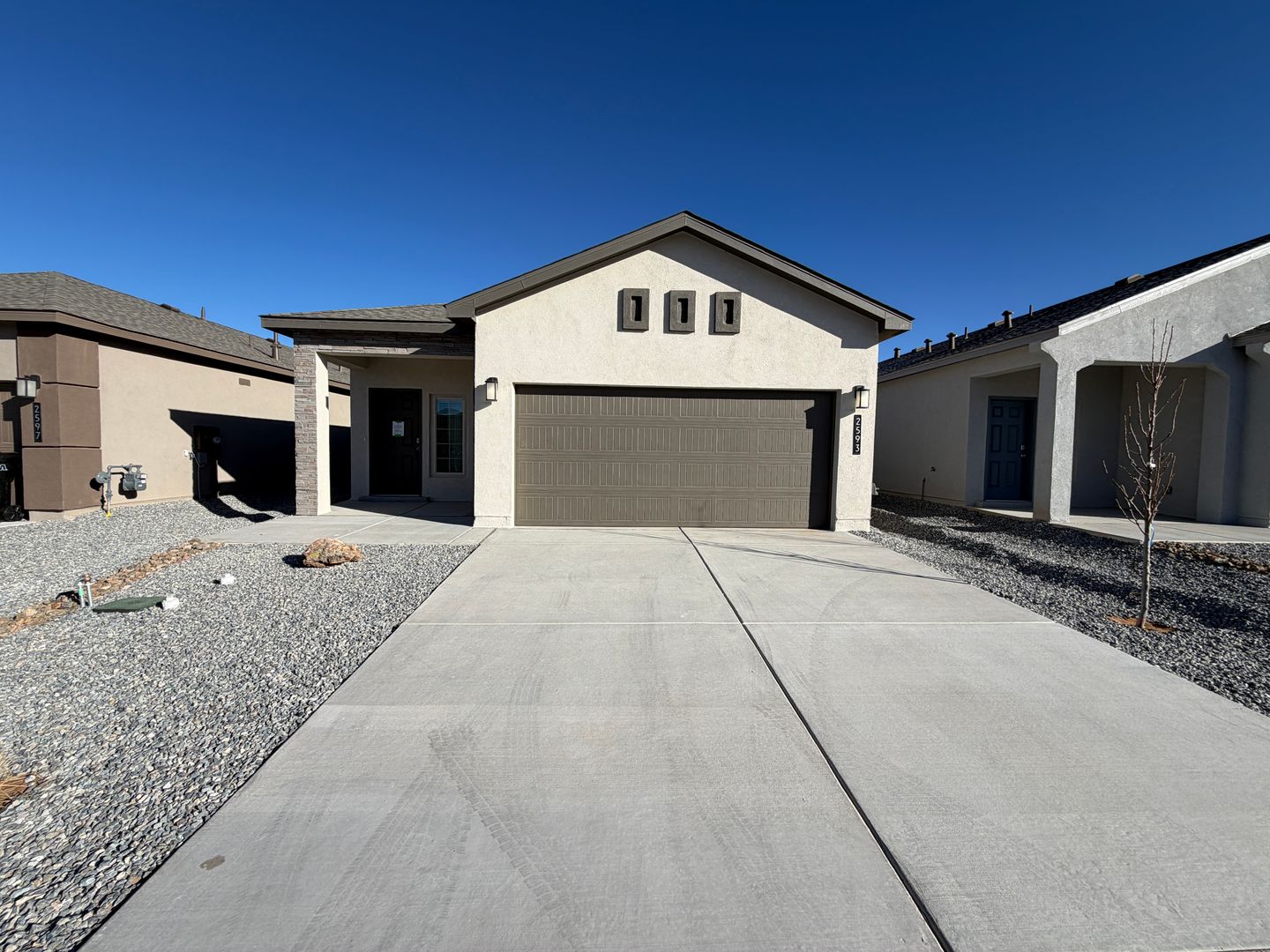 Rio Rancho House: 2593 Eglisfield Loop NE