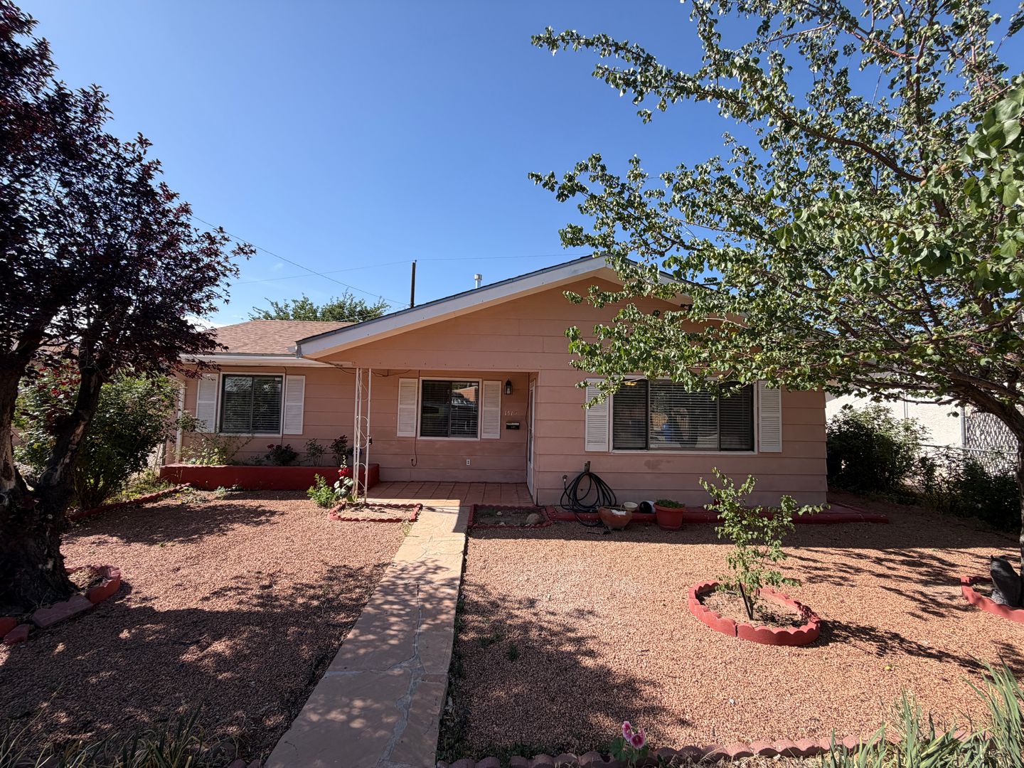 Albuquerque House: 1312 Cordova Ave NW
