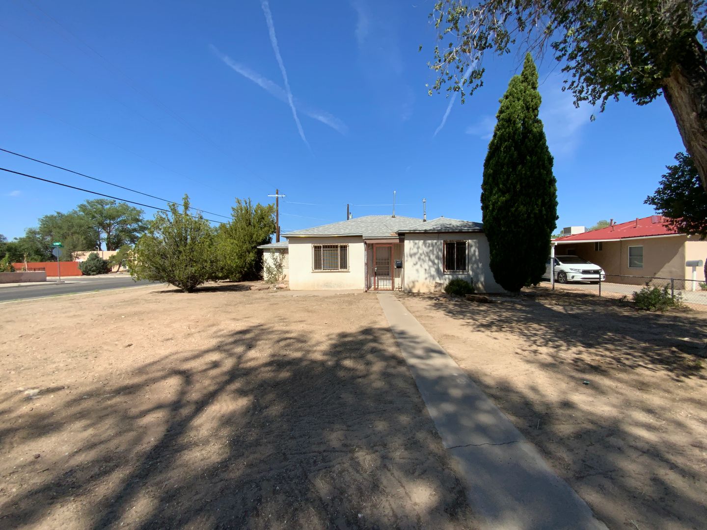 Albuquerque House: 1801 Palomas Dr NE